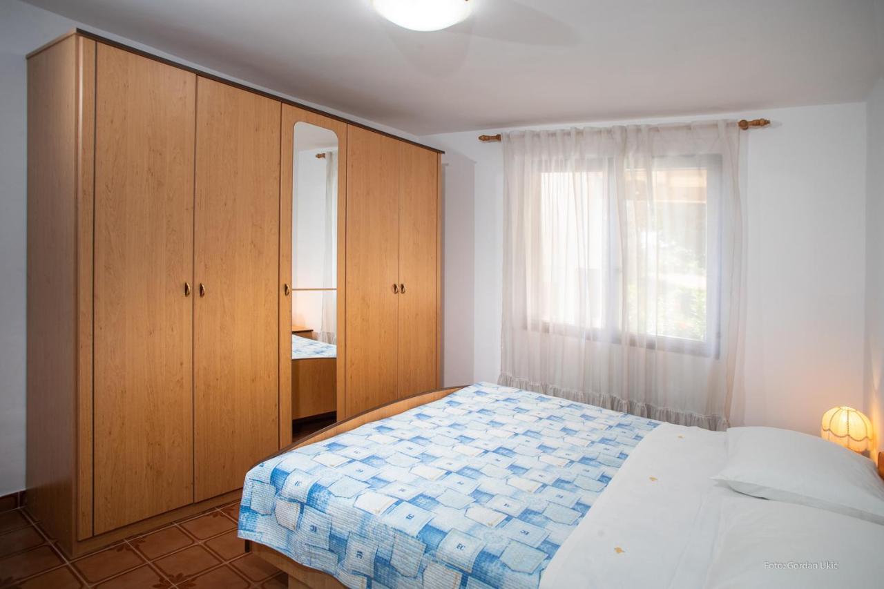 Apartman Luka ロヴィニ エクステリア 写真